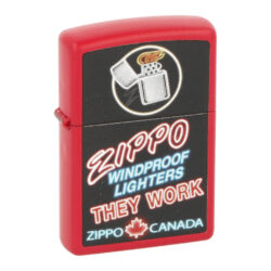 Zapalovač Zippo Canada, matný - Benzínový zapalovač Zippo Canada. Kvalitní zapalovač Zippo v červeném matně lakovaném provedení. Přední strana je zdobená tištěným motivem Zippo Canada. Zapalovač je dodávaný v originální krabičce s logem. Zapalovače Zippo nejsou při dodání naplněné benzínem. Originální příslušenství benzín Zippo, kamínky, knoty a vata do zapalovače Zippo, zajistí správné fungování benzínové zapalovače. Na mechanické závady zapalovače poskytuje Zippo doživotní záruku. Tuto záruku můžete uplatnit přímo u nás. Zapalovače jsou vyrobené v USA, Original Zippo® Bradford.