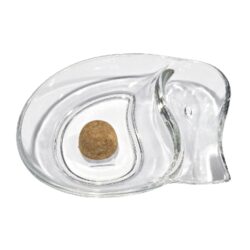 Dýmkový popelník skleněný malý, čirý - Dýmkový popelník s odkladem na jednu dýmku, skleněný. Popelník na dýmku má rozměry 19x15x3,5cm.